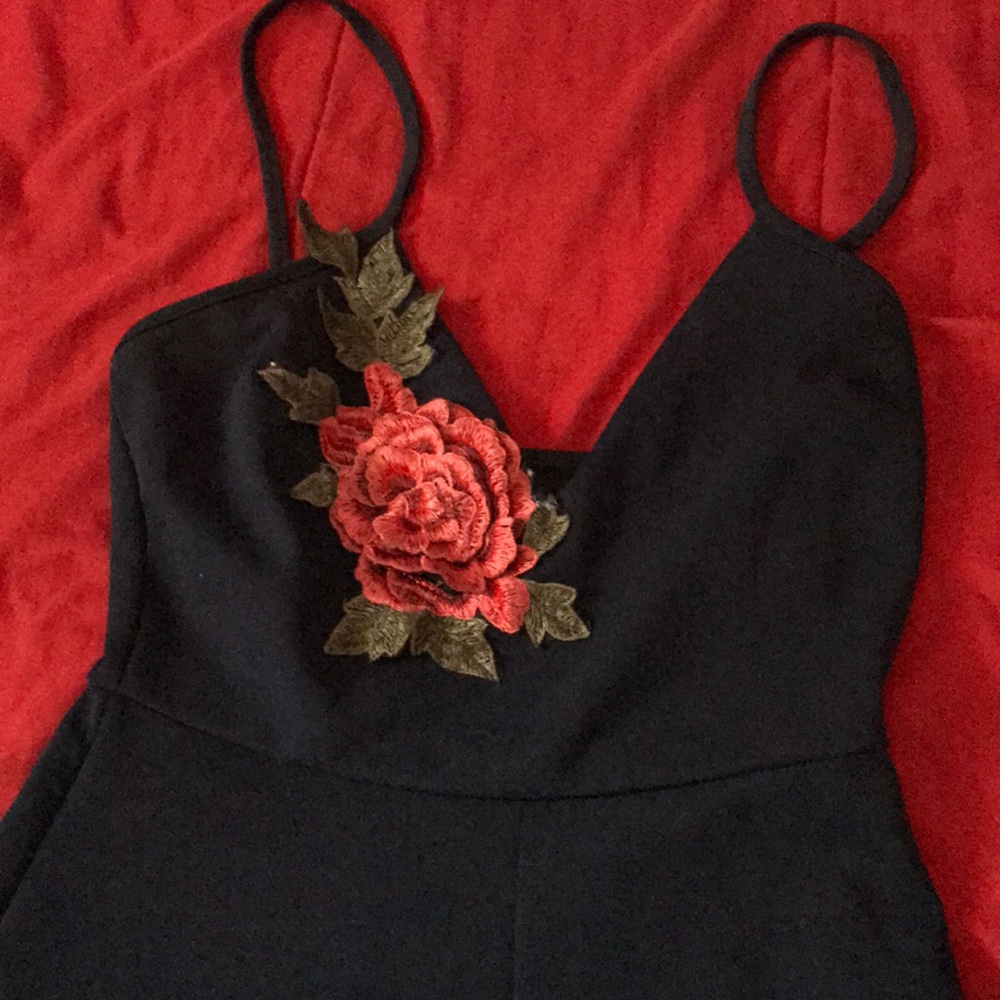 One piece - Picture 3 of 3